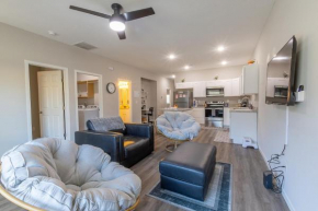 3BR 2BA Home by AVC Sleeps 6